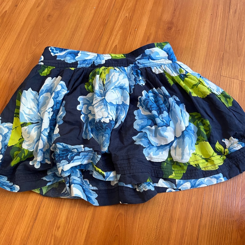 Cute Abercrombie and fitch mini skirt
